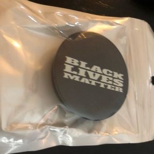 Black lives matter popsocket (NWOT)